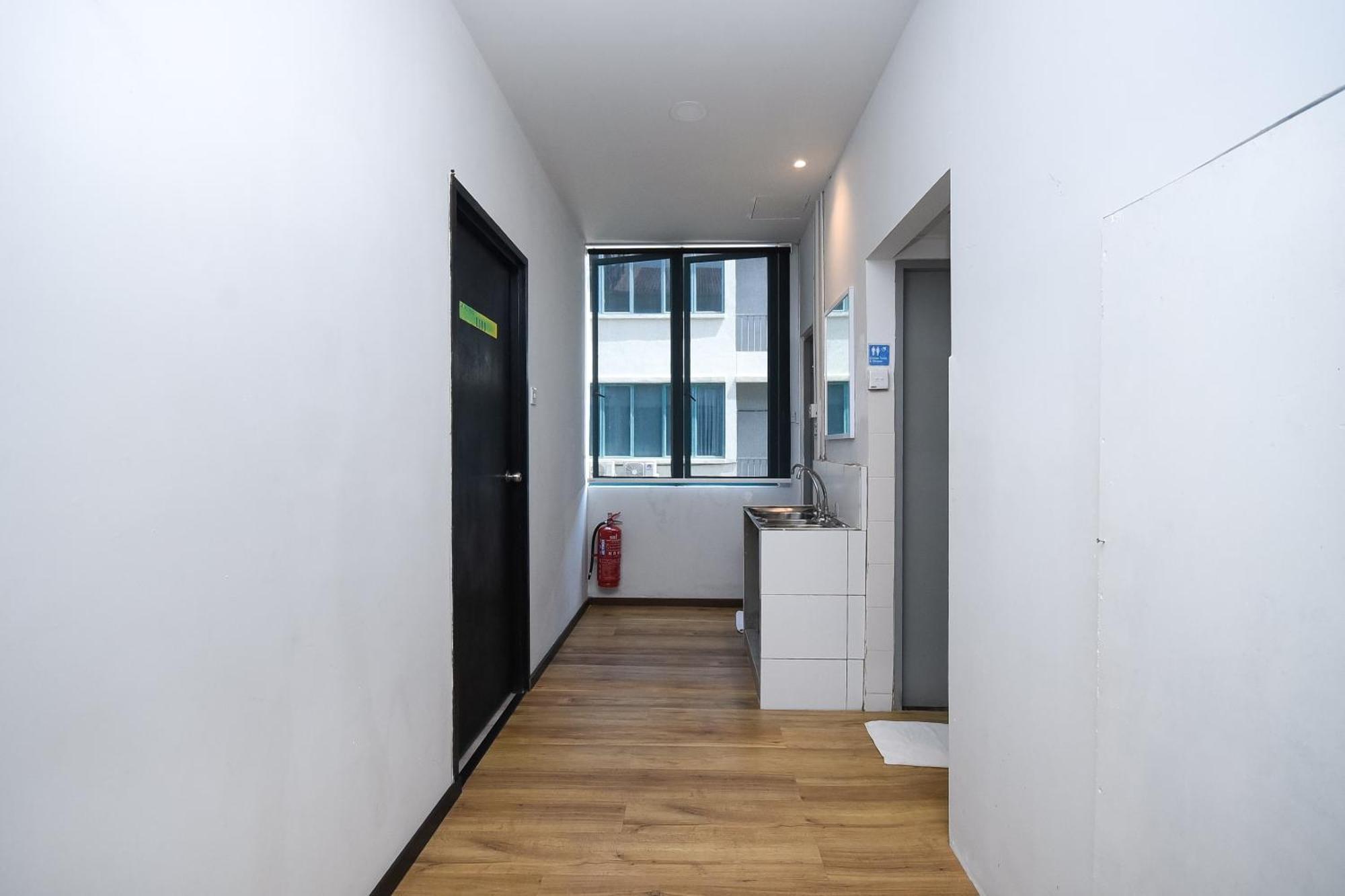 Spot On 89838 Lm Residence Miri Bagian luar foto