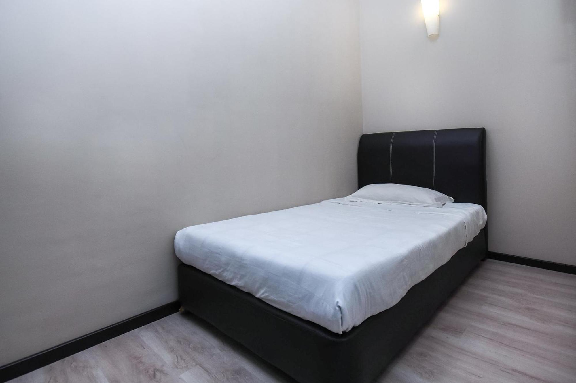 Spot On 89838 Lm Residence Miri Bagian luar foto