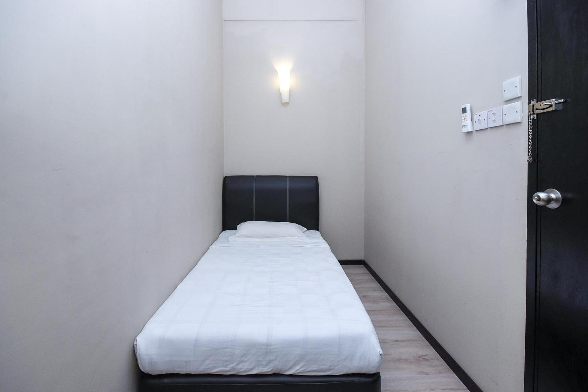 Spot On 89838 Lm Residence Miri Bagian luar foto