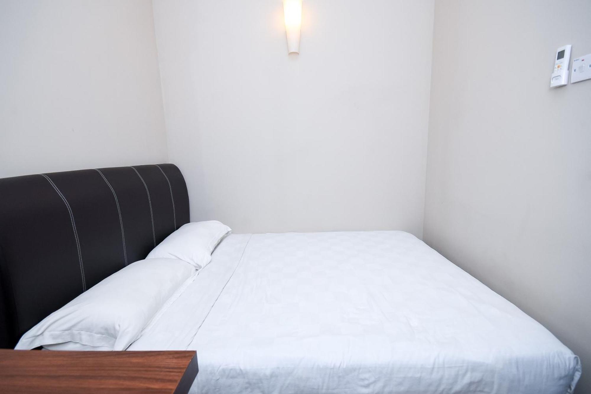 Spot On 89838 Lm Residence Miri Bagian luar foto