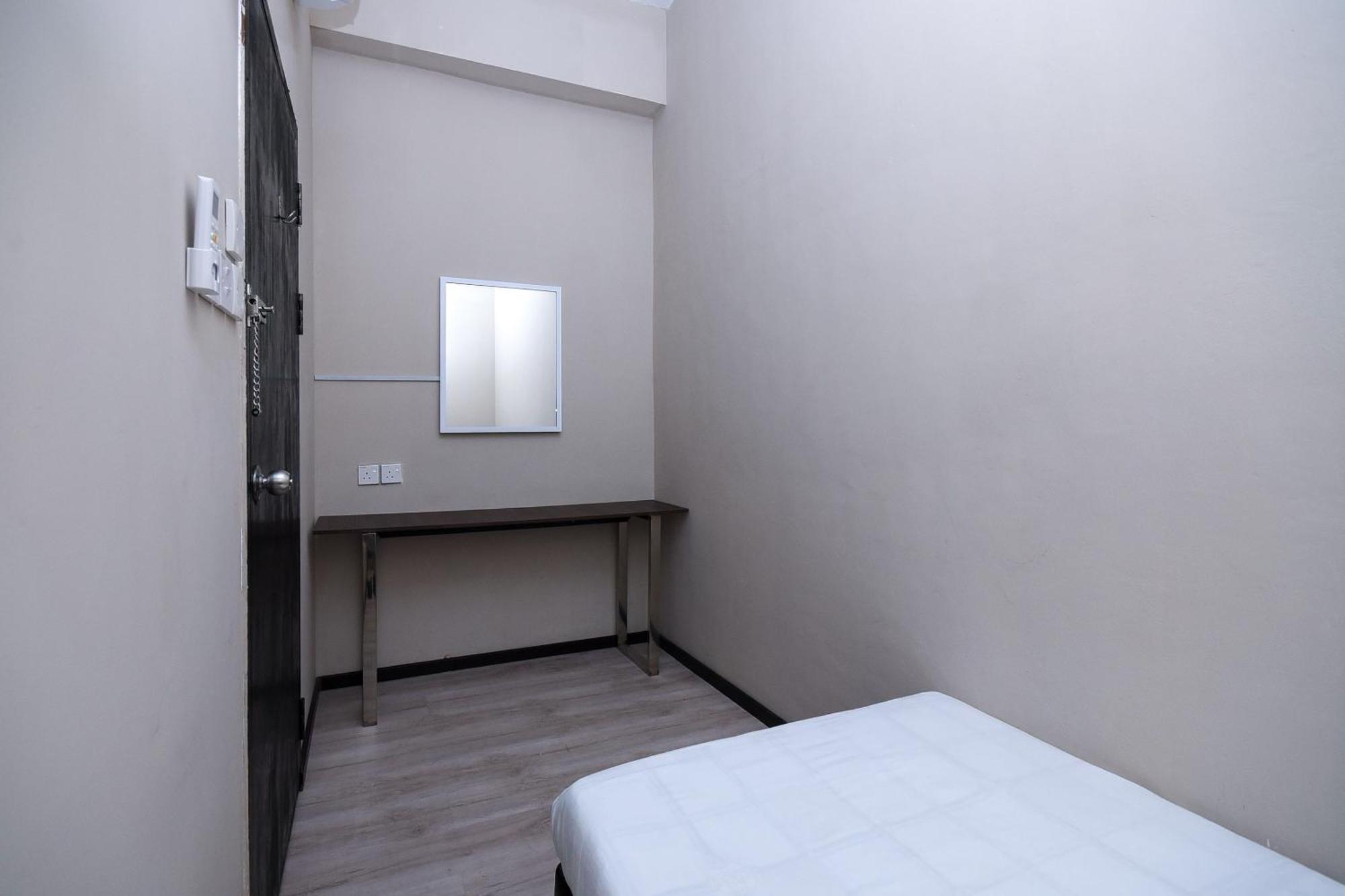 Spot On 89838 Lm Residence Miri Bagian luar foto