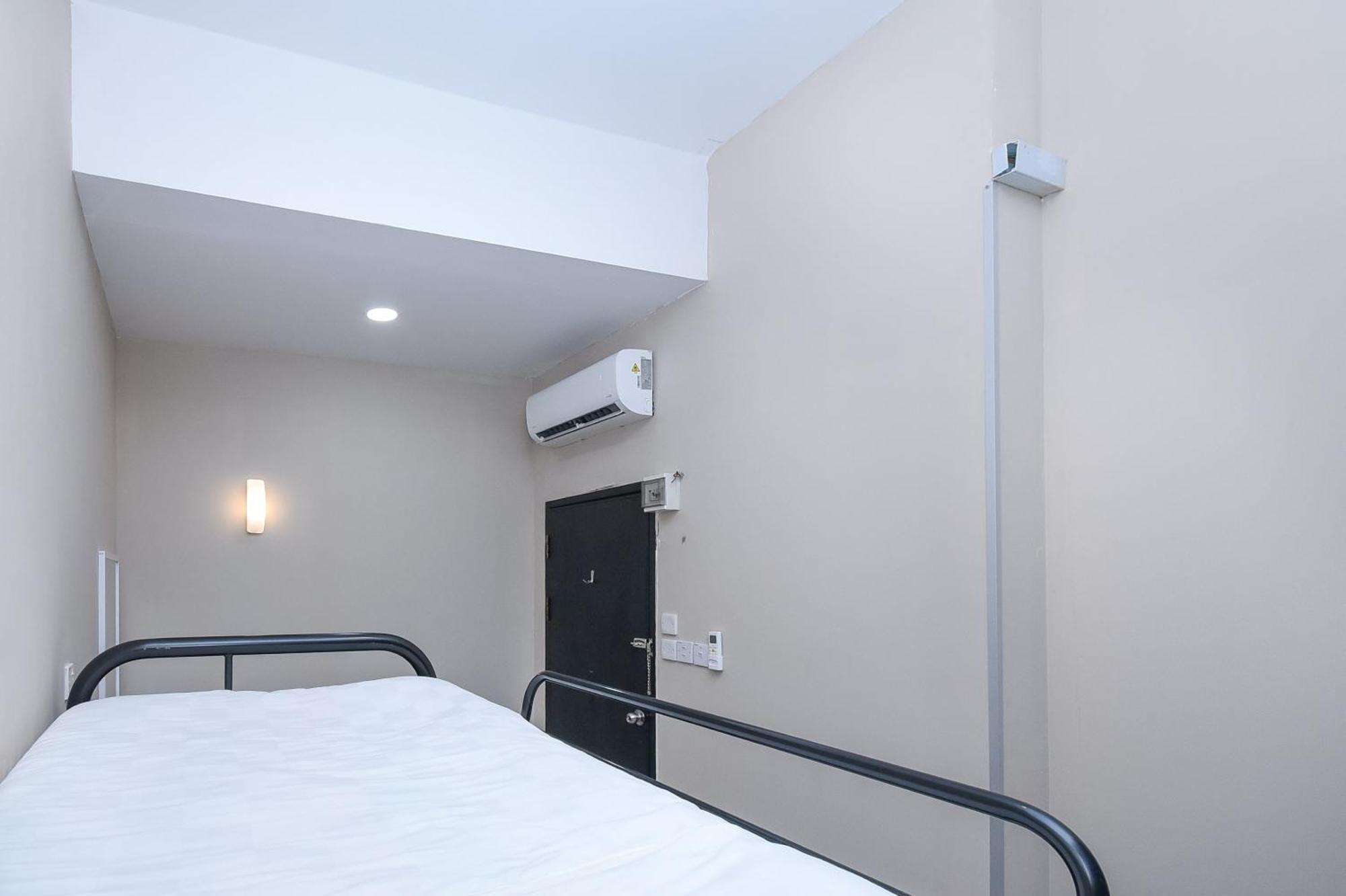 Spot On 89838 Lm Residence Miri Bagian luar foto